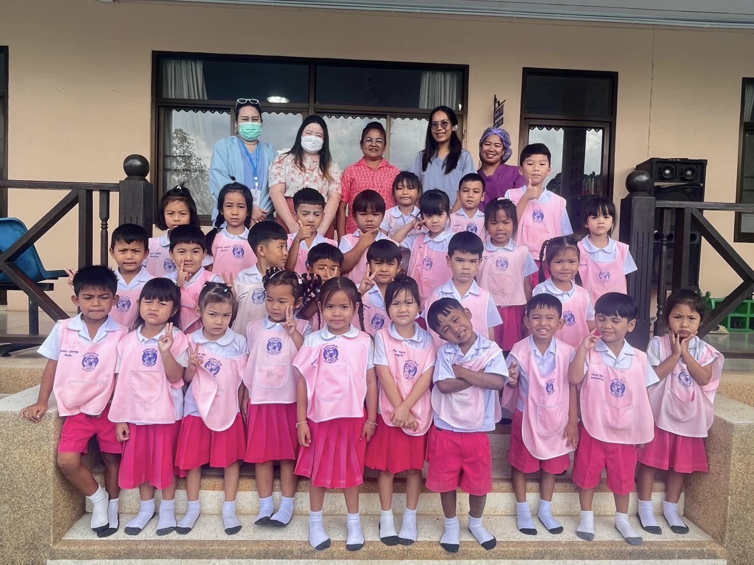 โรงพยาบาลชุมพรเขตรอุดมศักดิ์ได้ออกให้บริการ ตรวจสุขภาพช่องปากและทาฟลูอไรด์วานิช เพื่อป้องกันฟันผุสำหรับเด็กปฐมวัย 💡คลิ๊ก Link ด้านล่างเพื่อดูข้อมูล
