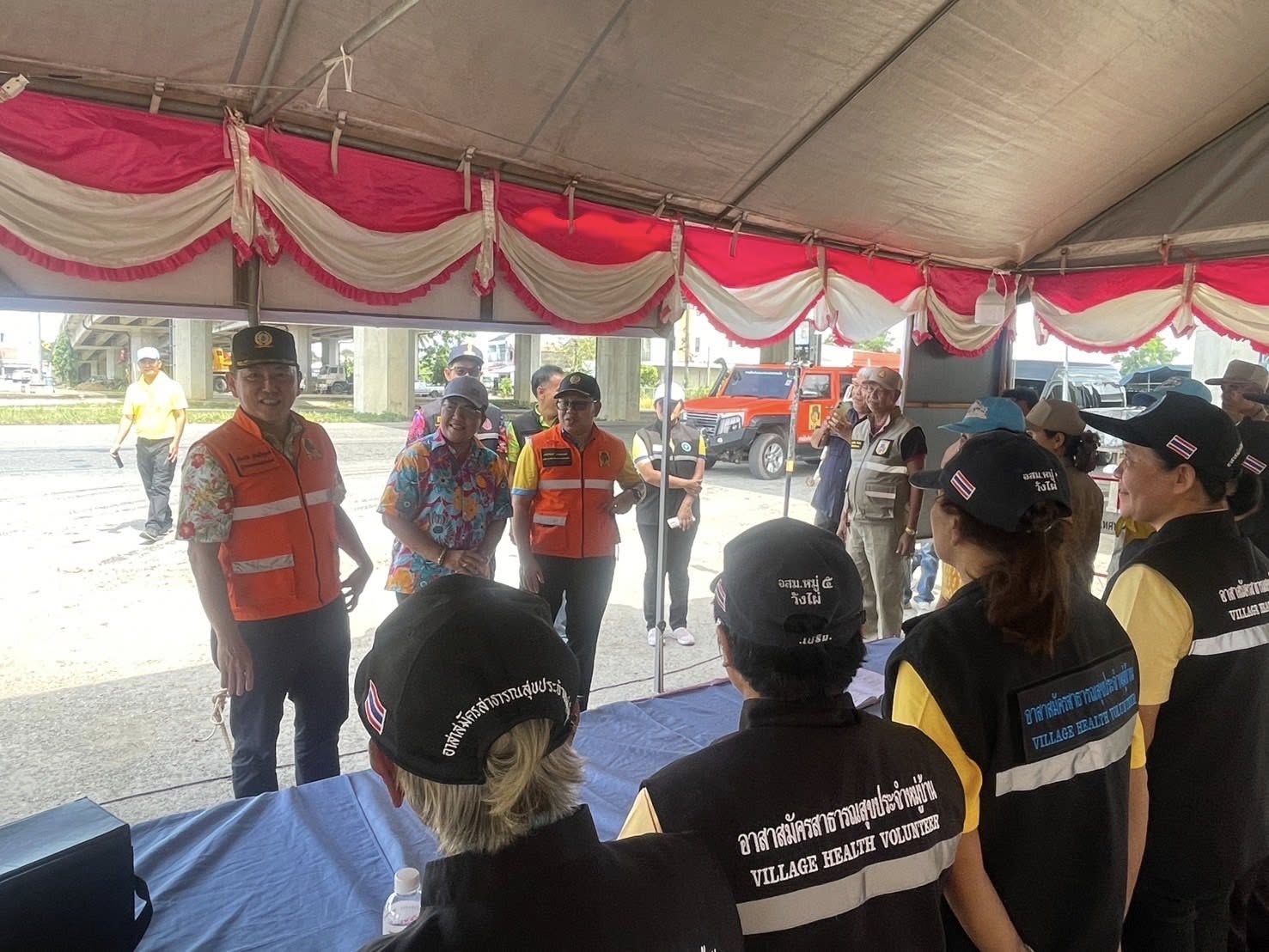 ผู้ว่าราชการจังหวัดชุมพร ลงพื้นที่ตรวจเยี่ยมจุดบริการประชาชน การป้องกันและลดอุบัติเหตุทางถนน ช่วงเทศกาลสงกรานต์ของเทศบาลตำบลวังไผ่ ✅ คลิ๊ก Link ด้านล่างเพื่อดูข้อมูล👇