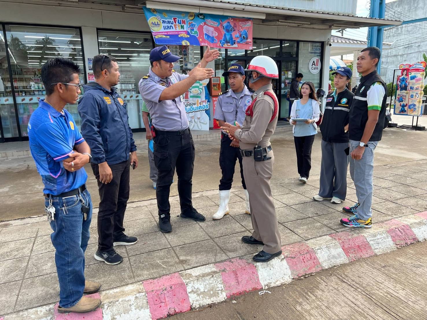 ลงพื้นที่ตรวจสอบเรื่องร้องเรียนกรณี การขายของบนทางเท้าบริเวณริมถนนหน้าโรงพยาบาลธนบุรี-ชุมพร ห้างโฮมโปร ตลอดจนฝั่งตรงกันข้ามริมถนนหน้าซอยสุขาภิบาล 12 ✅ คลิ๊ก Link ด้านล่างเพื่อดูข้อมูล👇