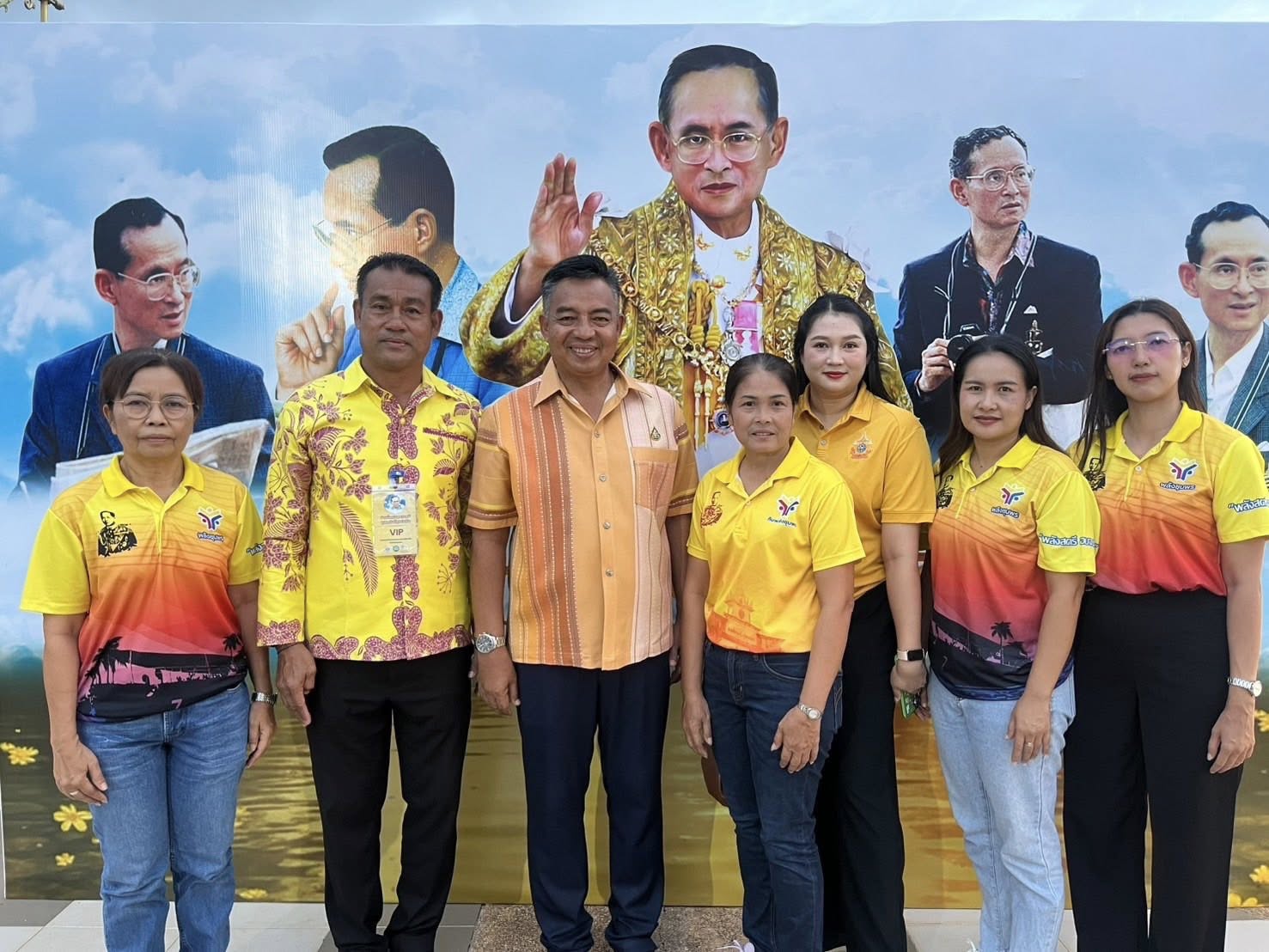 พิธีเปิดการแสดง ม่านน้ำแห่งพระบารมี ชุมพรวันนี้ สุขร่มเย็น ✅ คลิ๊ก Link ด้านล่างเพื่อดูข้อมูล👇