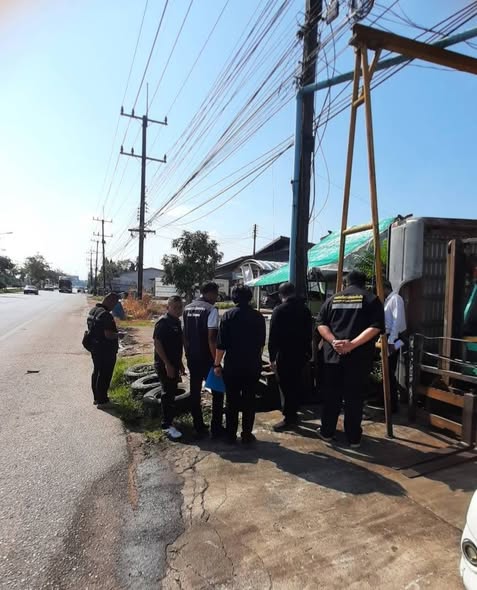ตรวจสอบและหาแนวทางแก้ไขปัญหาเรื่องร้องเรียนกรณีชาวบ้านได้รับความเดือดร้อนจากน้ำขังในร่องระบายน้ำริมถนนเพชรเกษม มีกลิ่นเหม็นน้ำมันรุนแรง ✅ คลิ๊ก Link ด้านล่างเพื่อดูข้อมูล👇