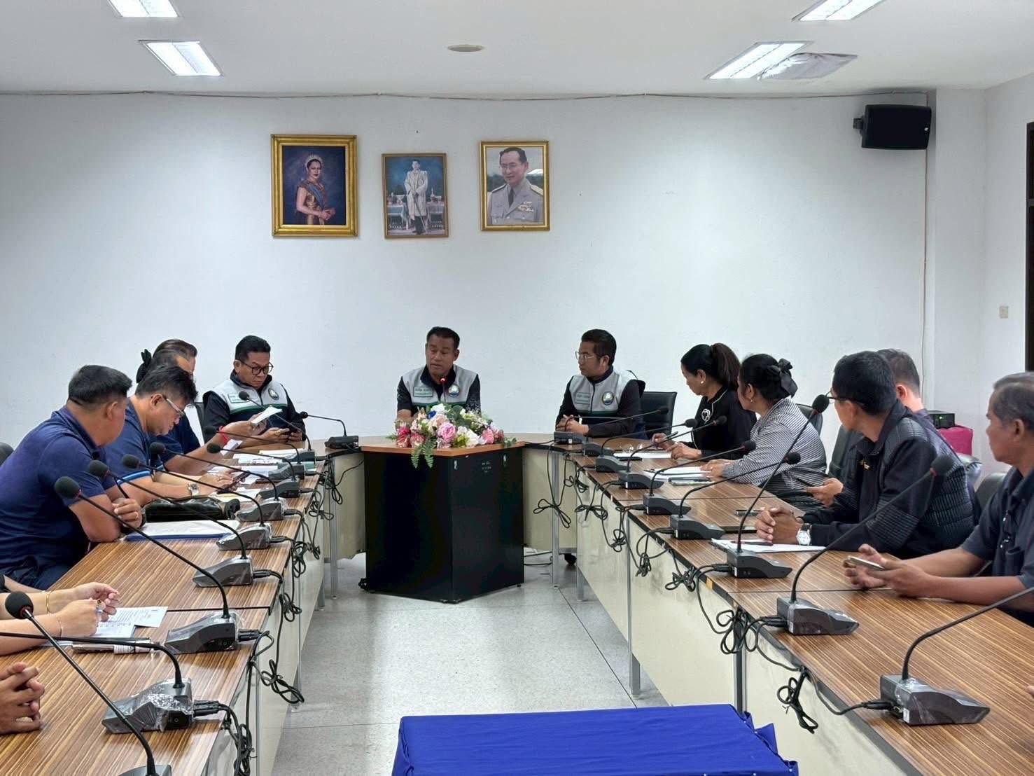 ประชุมเพื่อหาแนวทางและมาตรการป้องกันมิให้เกิดปัญหาในการบริหารจัดการและการบริการประชาชน