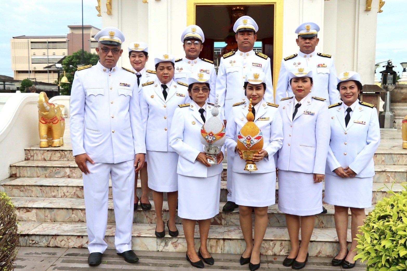 พิธีถวายเครื่องราชสักการะและวางพานพุ่ม และพิธีจุดเทียนถวายพระพรชัยมงคล